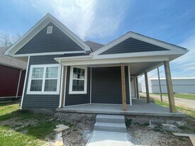 139 W 10th Ave in Bowling Green, KY - Building Photo