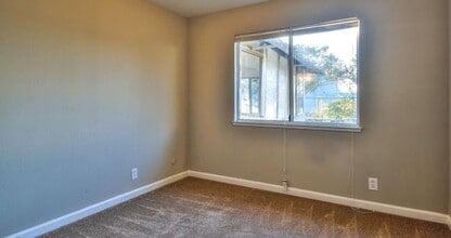 1206 Elliott Dr in Vallejo, CA - Building Photo - Building Photo