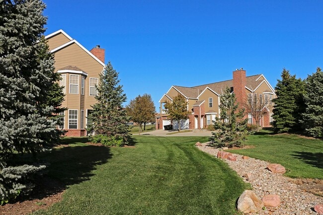 Ridge Pointe Villas in Lincoln, NE - Building Photo - Building Photo