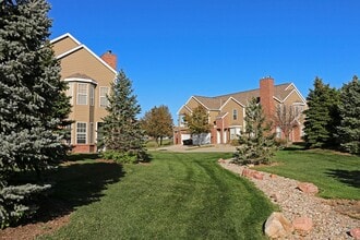 Ridge Pointe Villas in Lincoln, NE - Foto de edificio - Building Photo