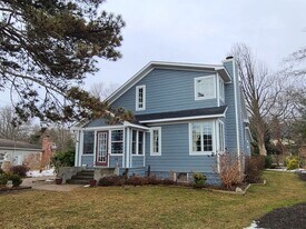 566 N Shore Dr, Unit 3105 in South Haven, MI - Building Photo