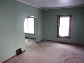 1524 W 2nd St in Waterloo, IA - Building Photo - Building Photo