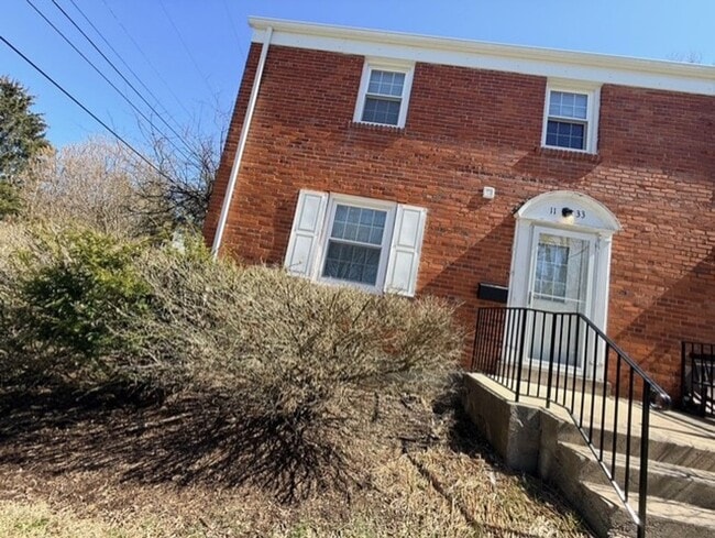 property at 1133 Center Ln