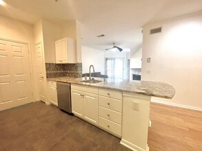 860 N Orange Ave in Orlando, FL - Building Photo - Building Photo