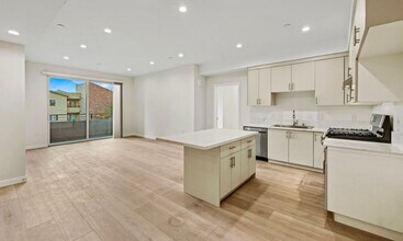 423 Oak St in Glendale, CA - Building Photo - Building Photo