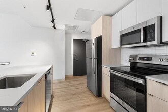 545 N Broad St in Philadelphia, PA - Building Photo - Building Photo