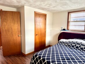 93 Sigourney St, Unit 1 in Revere, MA - Foto de edificio - Building Photo