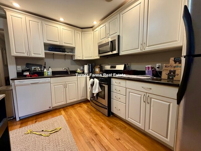 3 Grimes St, Unit 1 in Boston, MA - Foto de edificio - Building Photo