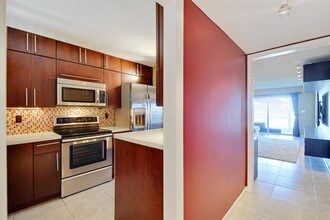 360 Wilma Cir-Unit -2 in West Palm Beach, FL - Foto de edificio - Building Photo