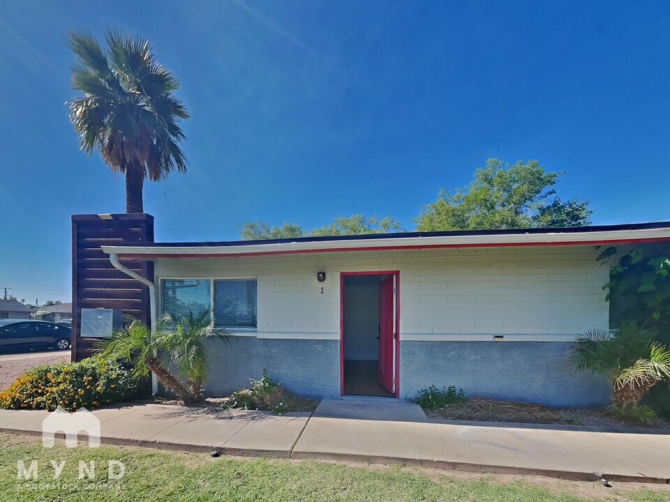 4824 E Willetta St in Phoenix, AZ - Building Photo
