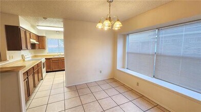 1909 Killington Dr in Harvey, LA - Foto de edificio - Building Photo