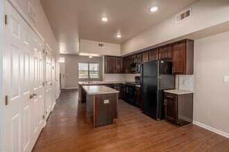 River West Apartments in Tulsa, OK - Building Photo - Interior Photo