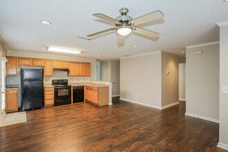 897 Lavergne Ln in La Vergne, TN - Foto de edificio - Building Photo