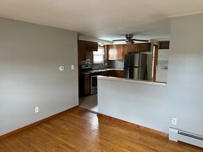 15 Sidney St, Unit Second Floor in Lodi, NJ - Building Photo - Building Photo