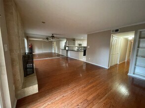 1721 W Sam Houston Pkwy S in Houston, TX - Building Photo - Building Photo