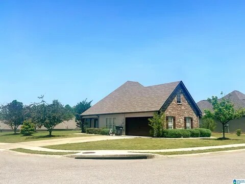 1012 Garnet Dr in Calera, AL - Building Photo - Building Photo