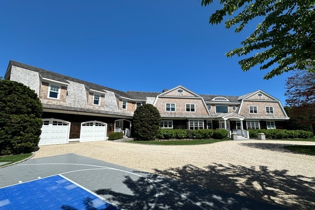 property at 262 Mecox Road