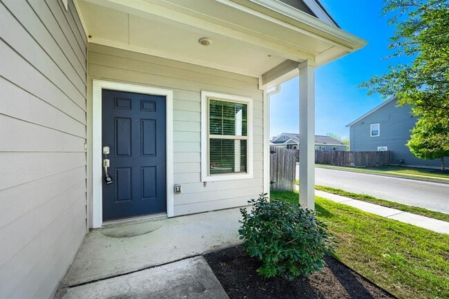 7001 Tonka Ln in Austin, TX - Building Photo - Building Photo