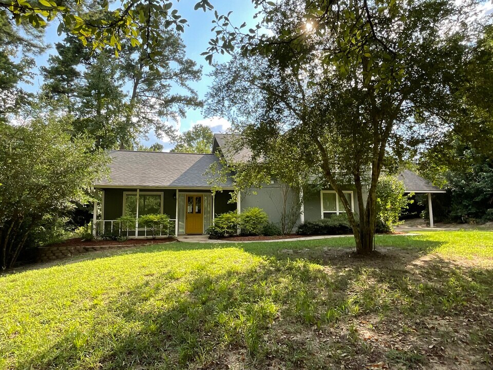 477 County Rd 319 in Frankston, TX - Foto de edificio