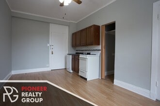 3817 N Fremont St, Unit 3831-316 in Chicago, IL - Building Photo - Building Photo