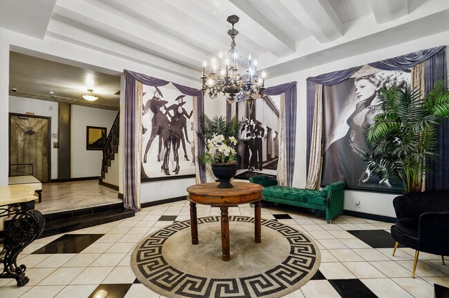 property at 1314 Hayworth Ave