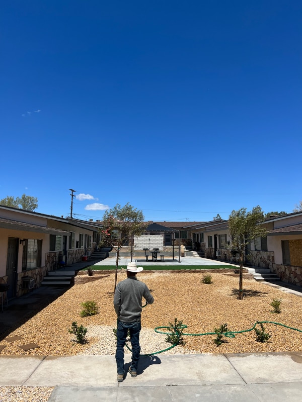 19170 CA-18, Unit 19170 US Highway unit 2 in Apple Valley, CA - Foto de edificio - Building Photo