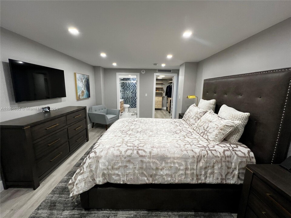 230 174th St, Unit #1207 in Sunny Isles Beach, FL - Building Photo