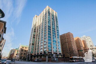 5601 N Sheridan Rd, Unit Unit 6F in Chicago, IL - Building Photo - Building Photo