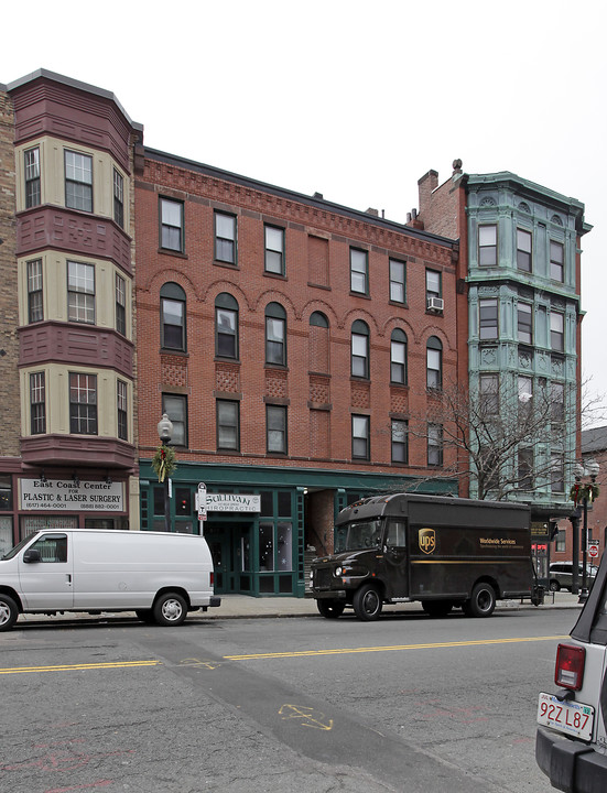 377-379 W Broadway in Boston, MA - Building Photo