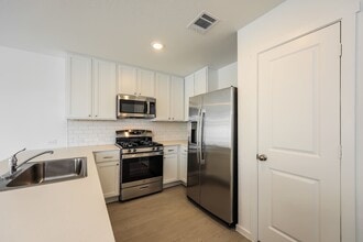 1521 Pile Trl in New Braunfels, TX - Building Photo - Building Photo