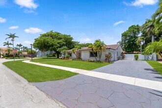 8355 SW 82nd Terrace in Miami, FL - Building Photo - Building Photo