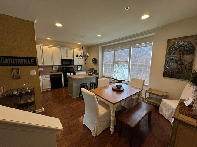 35821 S Gloucester Cir in Long Neck, DE - Foto de edificio - Building Photo