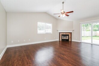 1752 St Ives Dr in Middleburg, FL - Foto de edificio - Building Photo