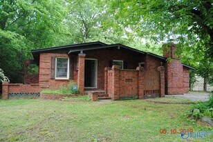3052 Boswell Dr NW in Huntsville, AL - Building Photo