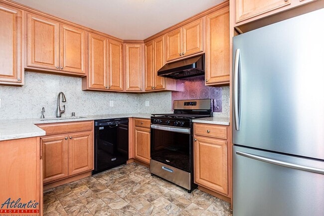 property at 1223 Mastic St