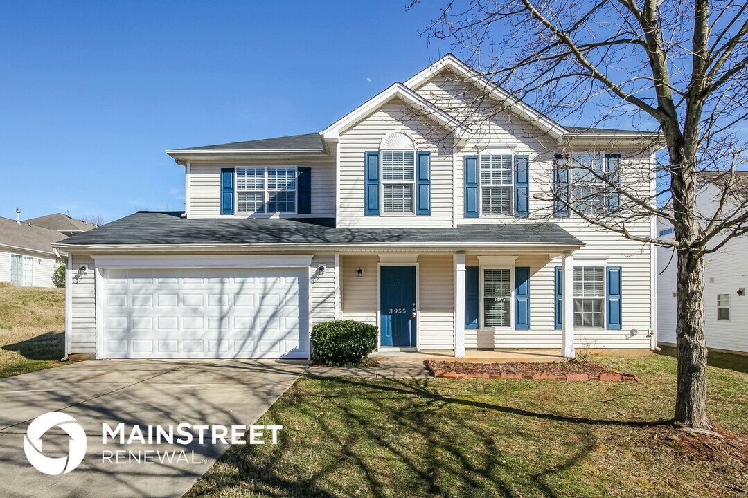 3955 Thornaby Cir in Winston-Salem, NC - Foto de edificio
