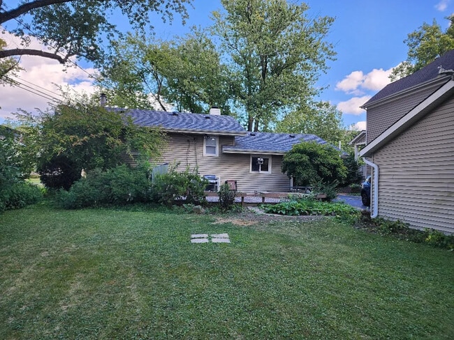 639 Wellner Rd in Naperville, IL - Building Photo - Building Photo
