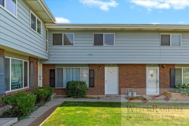 property at 1088 N Nayon St