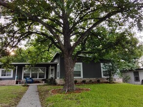 219 Karen Ln in San Antonio, TX - Building Photo - Building Photo