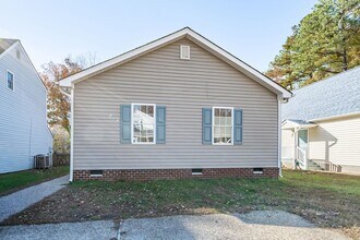 7824 Halyard Ct in Chesterfield, VA - Foto de edificio - Building Photo