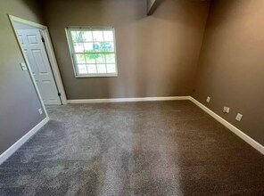 4909 Sunnyside Ct in Evansville, IN - Building Photo - Building Photo