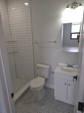 6915 Castor Ave, Unit 1F in Philadelphia, PA - Foto de edificio - Building Photo