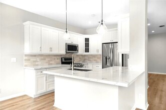 642 Stanton Dr in Weston, FL - Foto de edificio - Building Photo