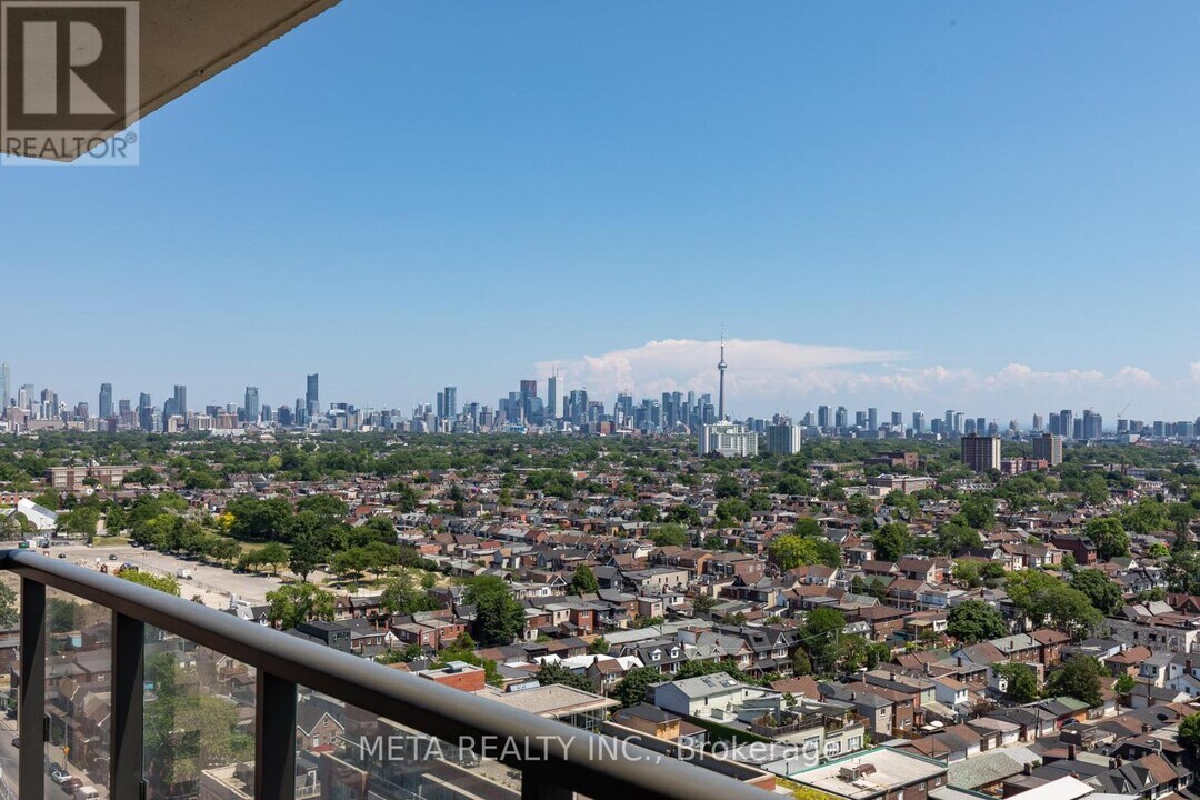 1410-1410 Dupont St in Toronto, ON - Building Photo
