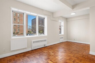 3 Sadore Ln in Yonkers, NY - Building Photo - Building Photo