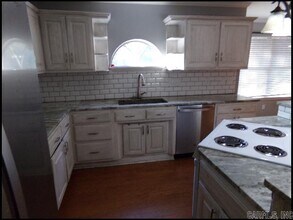 403 S Fairway Ave in Sherwood, AR - Building Photo - Building Photo