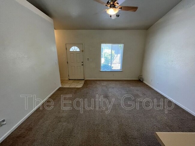 2329 W Sunnyside Ave in Visalia, CA - Building Photo - Building Photo