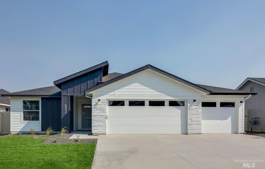 8835 W Celebrity St in Boise, ID - Building Photo