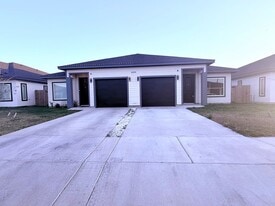 3222 Villa Rosa Dr in Brownsville, TX - Building Photo