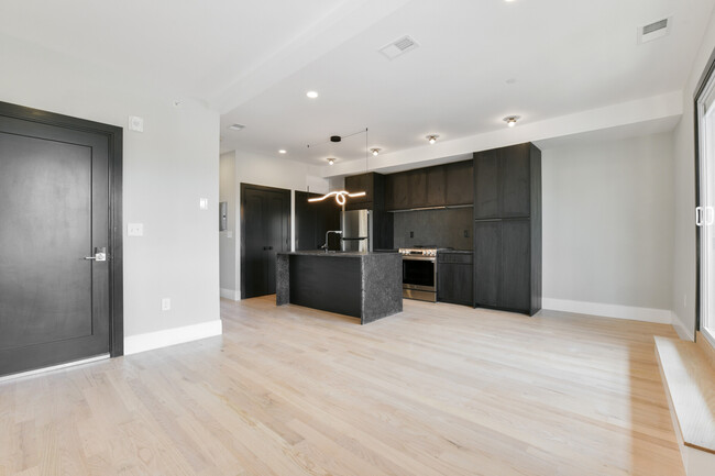 6 Brooks St, Unit 1